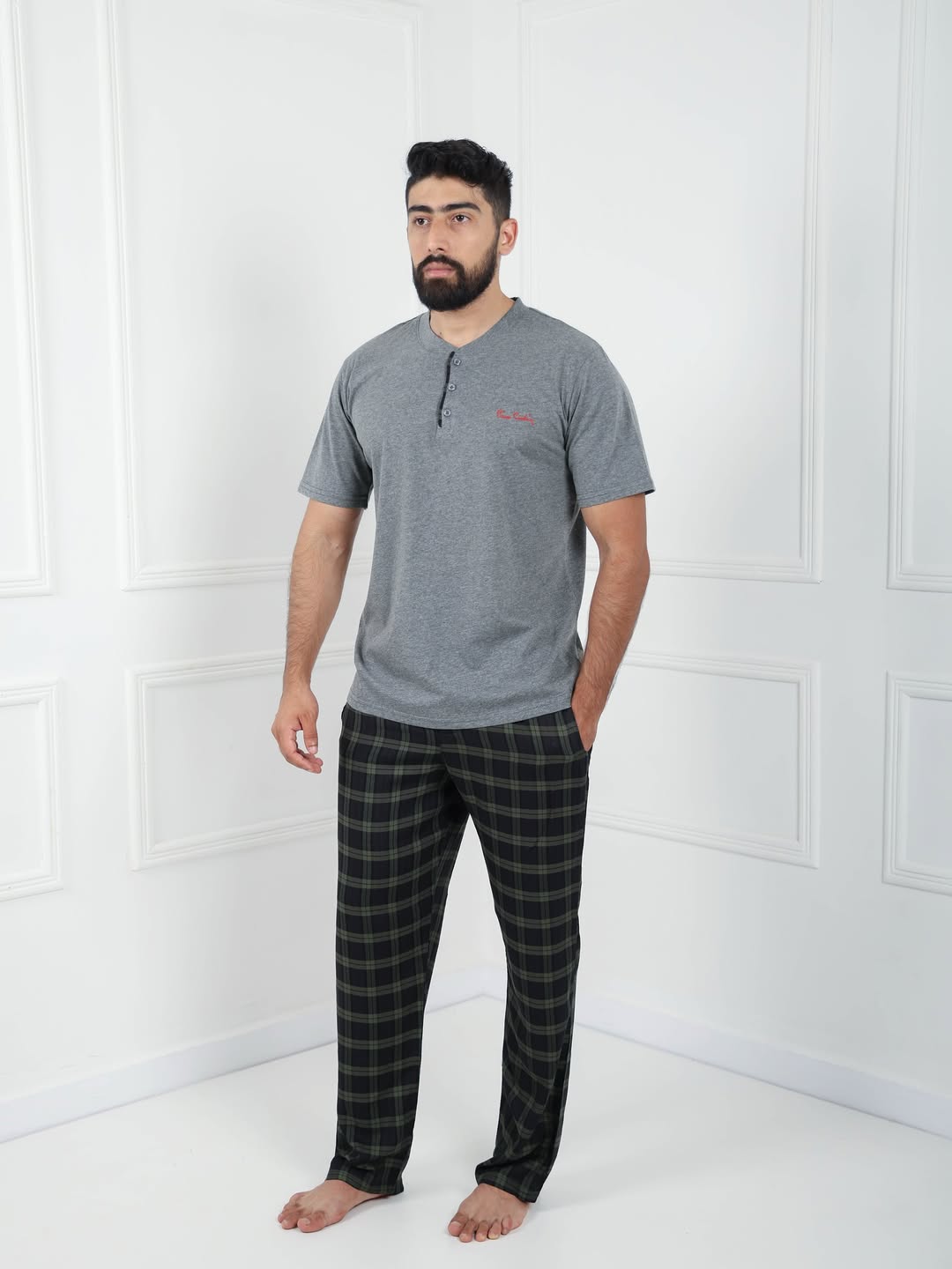 Pyjama Homme à Carreaux – Élégance et Confort au Quotidien