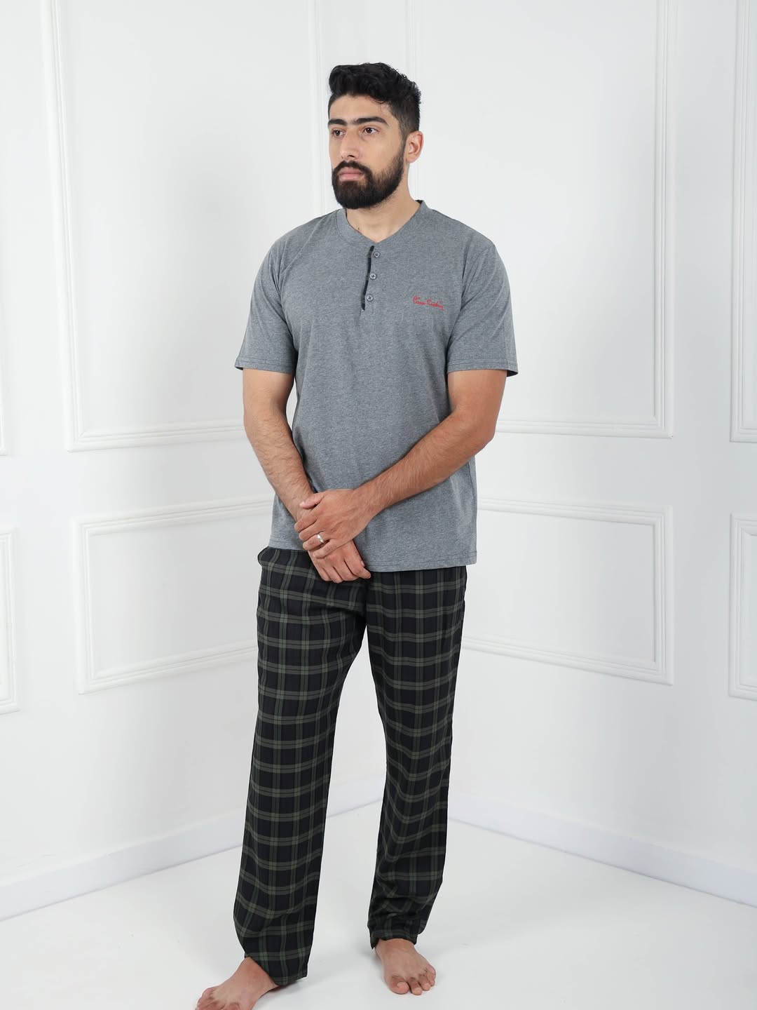 Pyjama Homme à Carreaux – Élégance et Confort au Quotidien