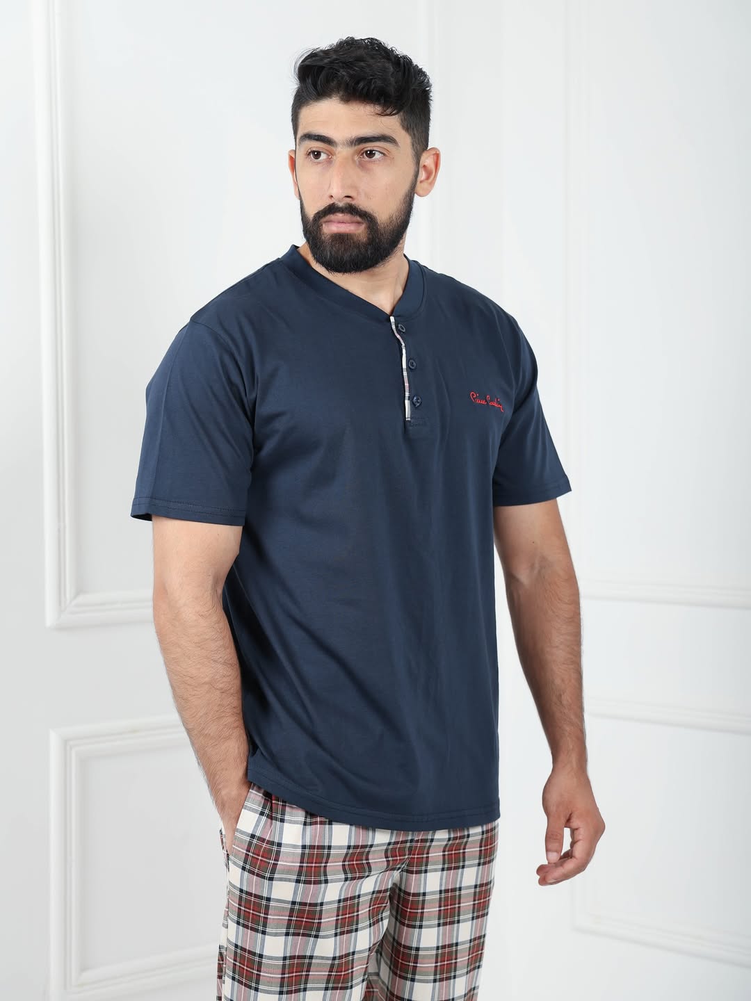Pyjama Homme à Carreaux – Élégance et Confort au Quotidien