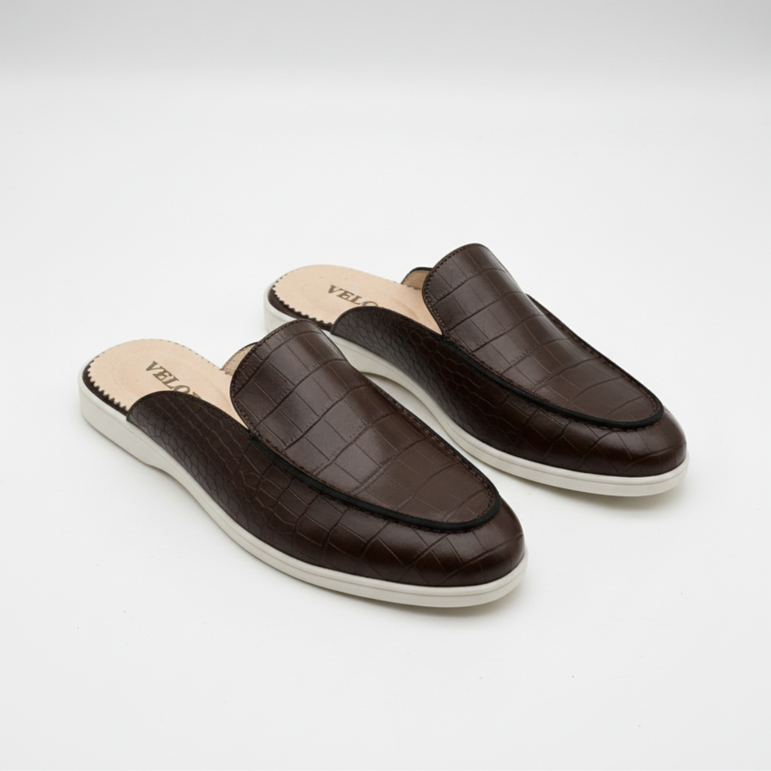 Mules en cuir marron motif crocodile