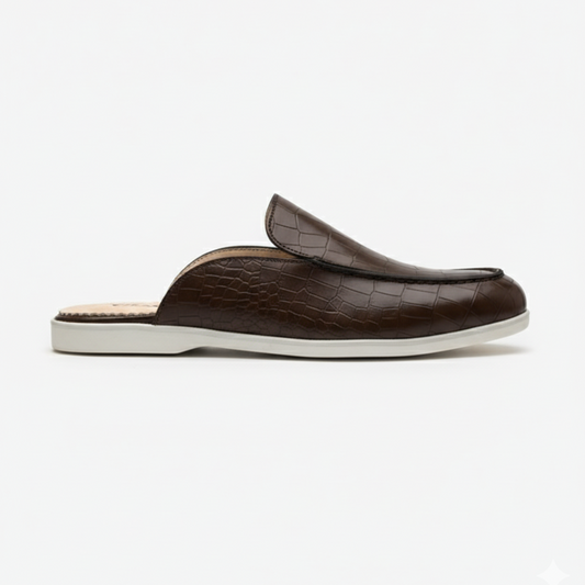 Mules en cuir marron motif crocodile