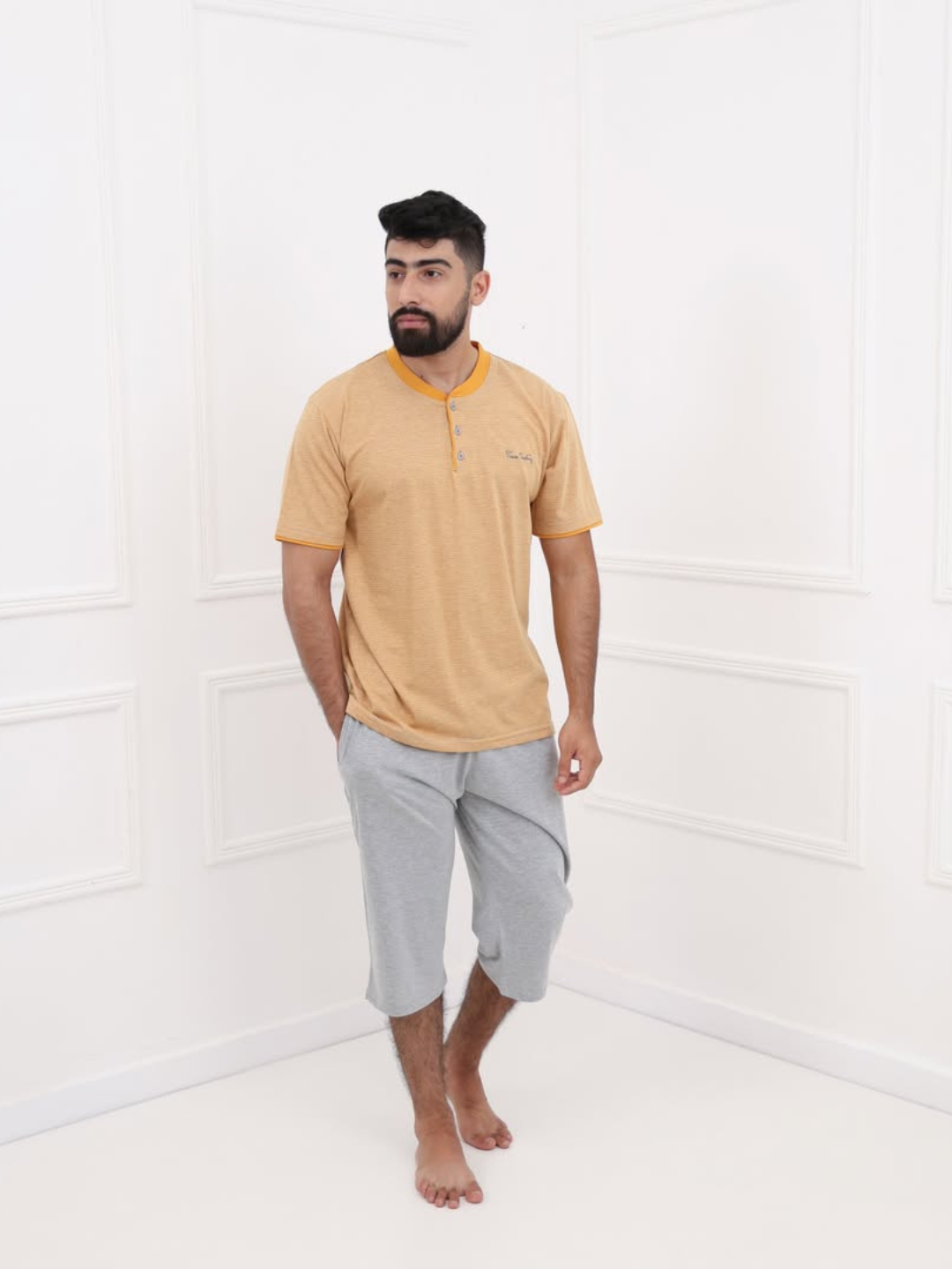 Pyjama homme beige sable avec pantalon gris – Confort et élégance au Maroc