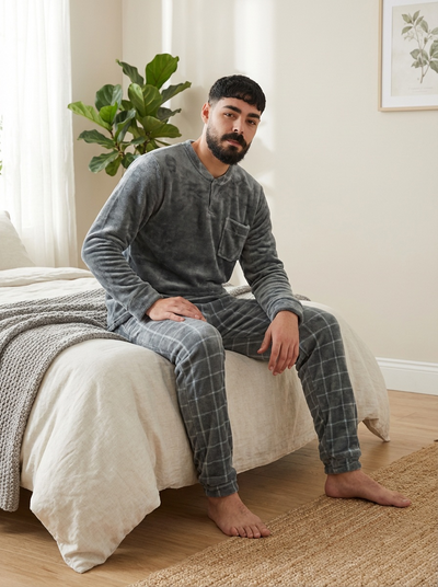 Pyjama Homme Velours Gris Foncé – Style & Confort