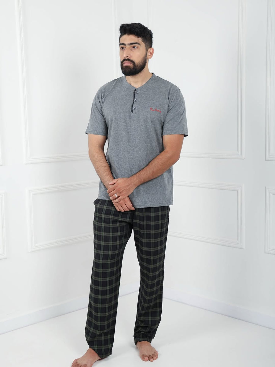 Pyjama Homme à Carreaux – Élégance et Confort au Quotidien