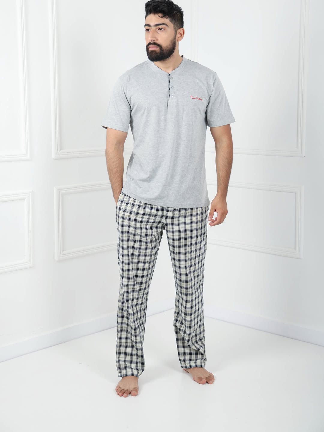 Pyjama Homme à Carreaux – Élégance et Confort au Quotidien