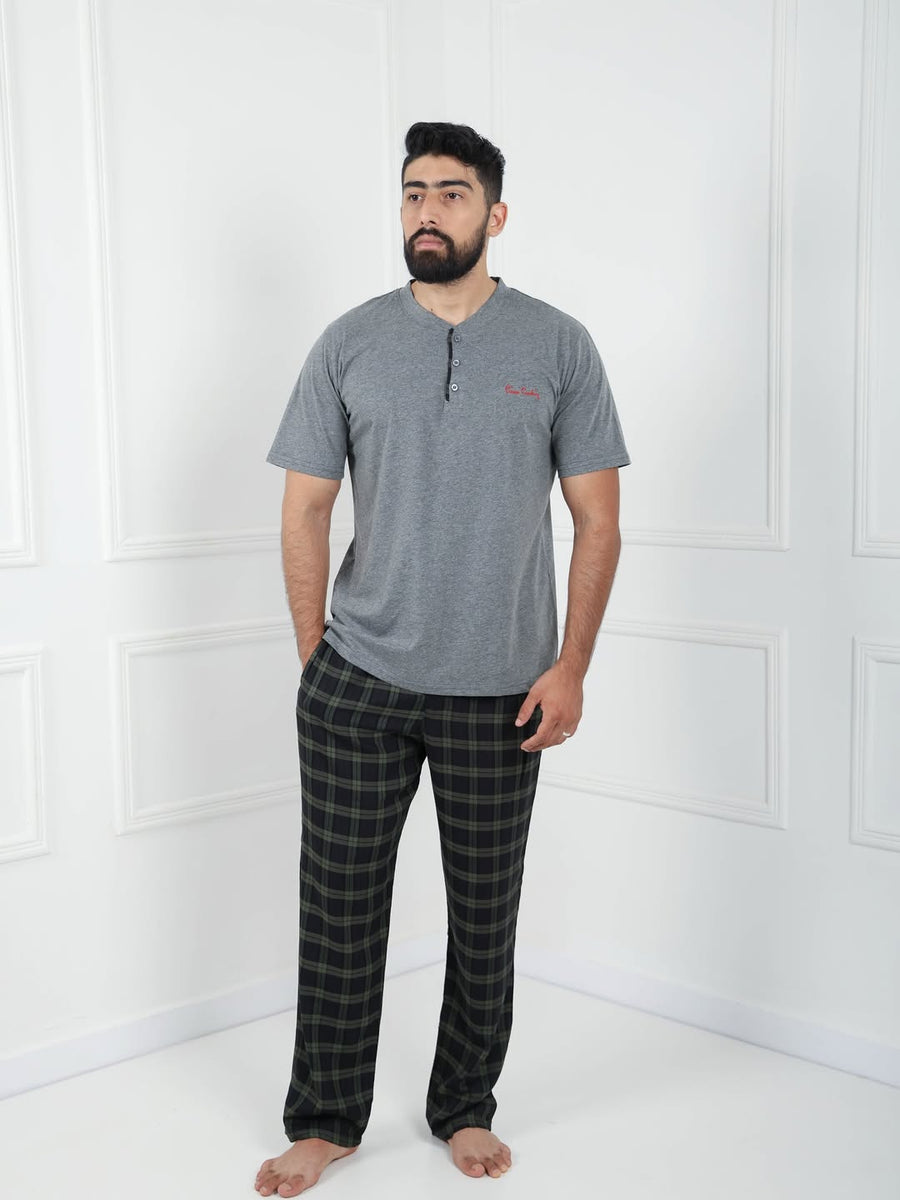 Pyjama Homme à Carreaux – Élégance et Confort au Quotidien