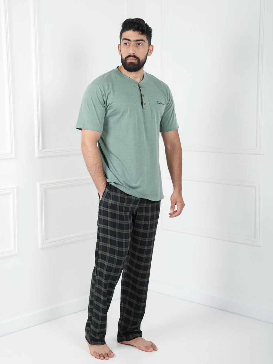 Pyjama Homme à Carreaux – Élégance et Confort au Quotidien