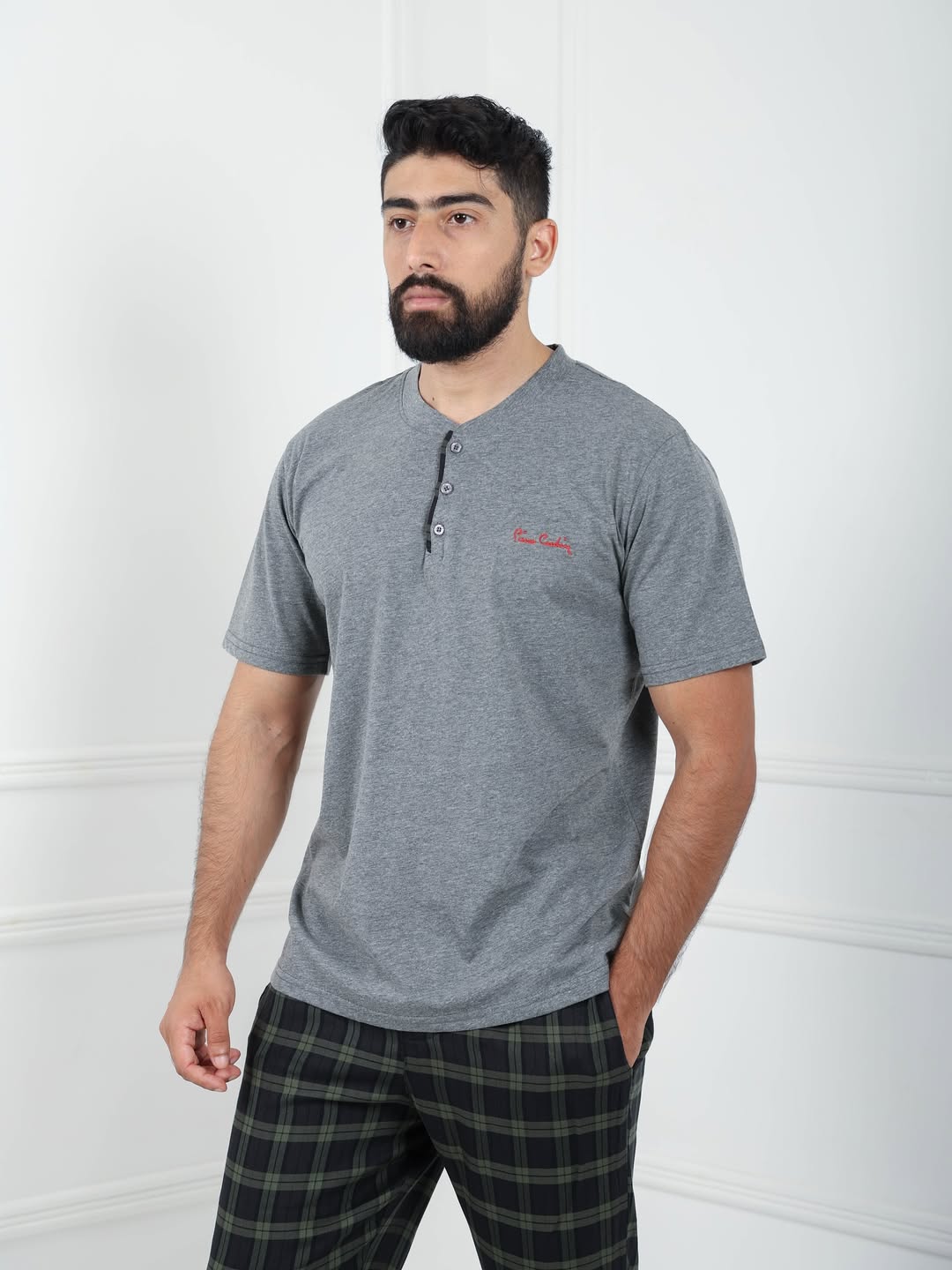 Pyjama Homme à Carreaux – Élégance et Confort au Quotidien