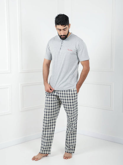 Pyjama Homme à Carreaux – Élégance et Confort au Quotidien