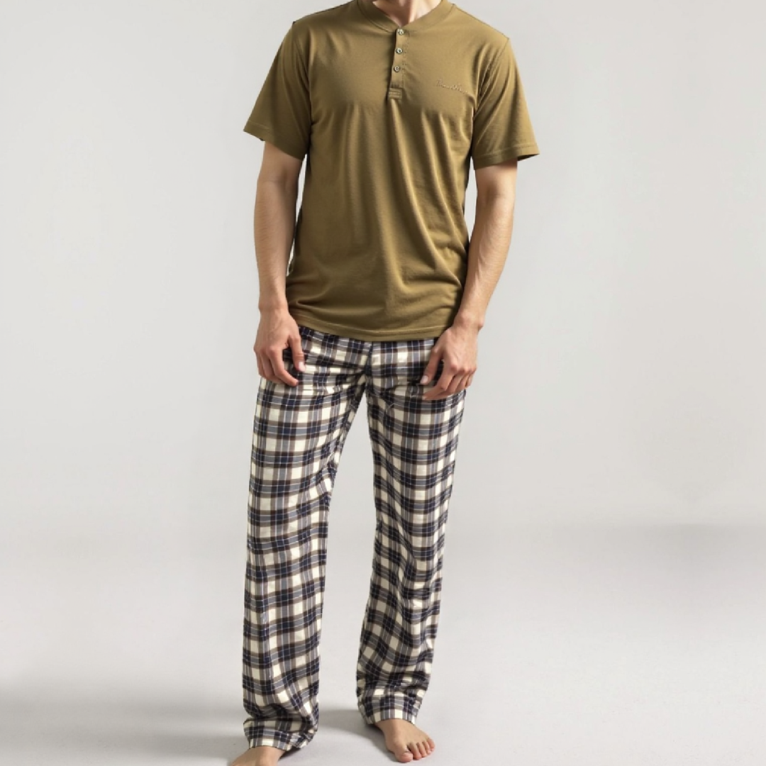 Pyjama Homme à Carreaux – Élégance et Confort au Quotidien