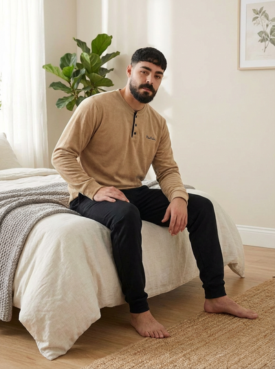Ensemble Pyjama Homme Pur Coton – Beige Camel & Noir | Style & Douceur